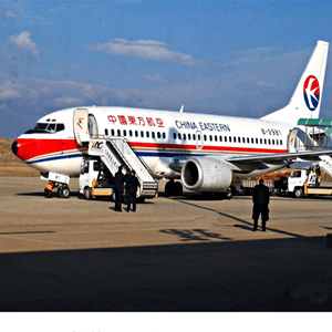 三亚空运公司航空快运业稳步发展的原因是什么？
